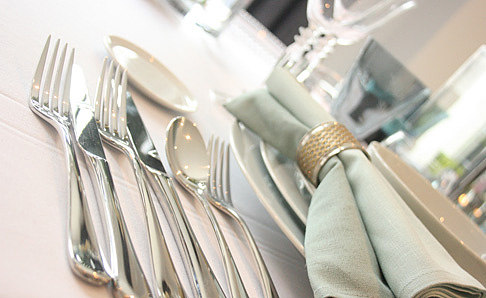 Mirror bright cutlery set
